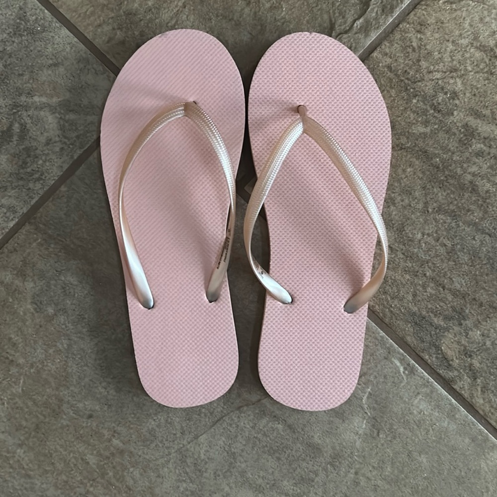 •nwot• Light Pink Flip-Flops